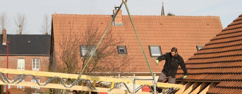 Poutre pénétrant dans le comble par le bas du rampant